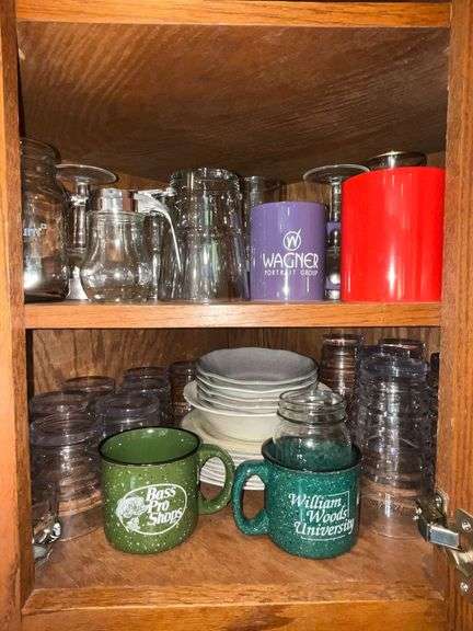 Plastic dishes, plastic glasses image
