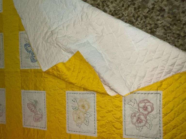 Embroidered blocks flower quilt