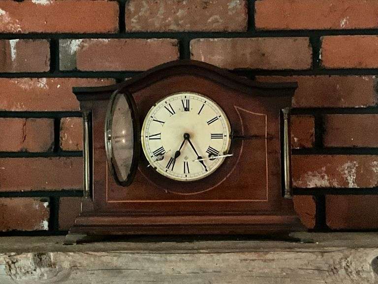 Wm. L. Gilbert Clock Co. mantle clock with 2 keys image