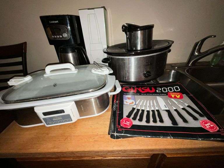 Cuisinart coffeemaker, blender, Crock pots image