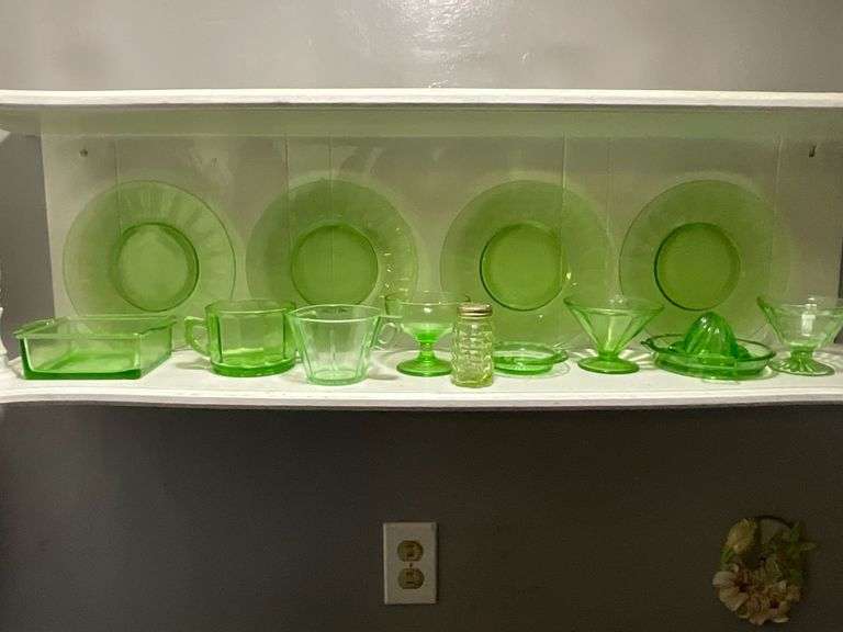 Green depression glass pieces, plates image