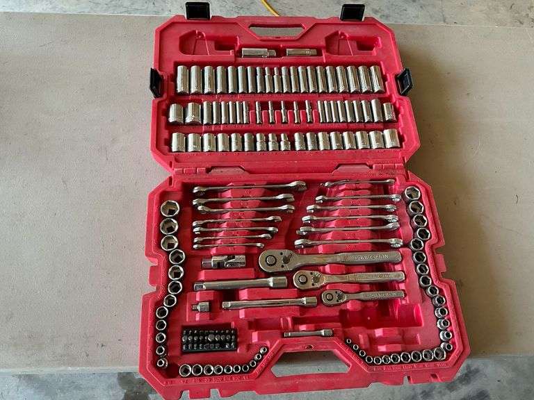 Craftsman 189 pc. Tool set in case image