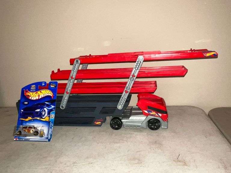 Hot Wheels car hauler image