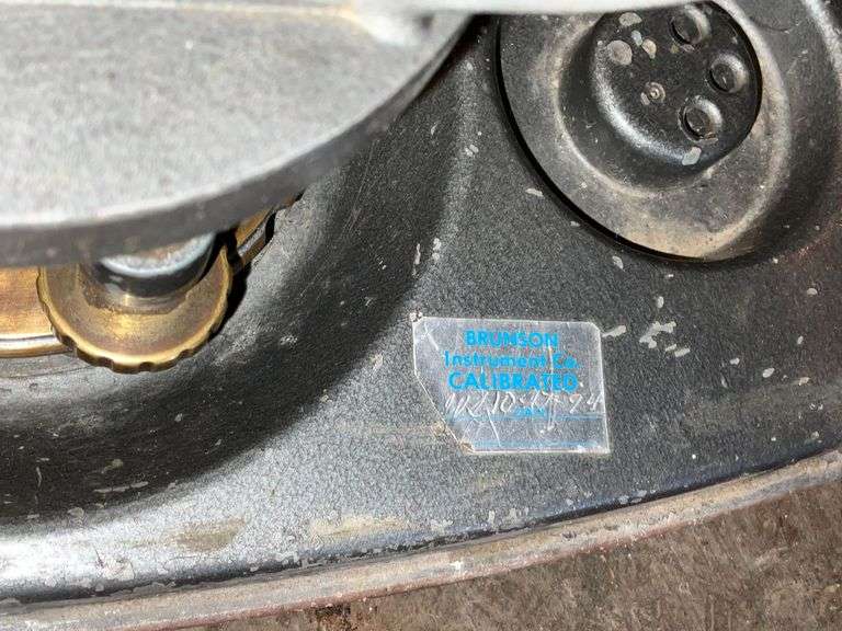 David White Model 8300 transom, tripod and story pole