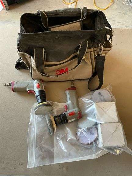 Pair of 3M polishers and accessories image