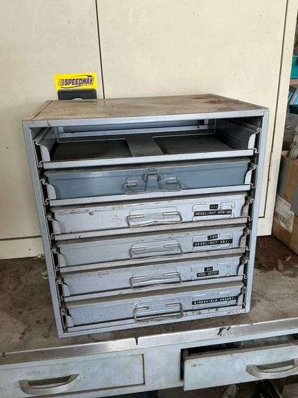 Metal 6-drawer metal file cabinet, missing 1 drawer image