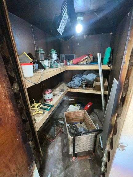 Contents of room, Coleman lanterns image