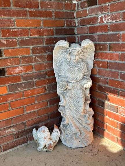 Angel, missing thumbs and concrete cherub image