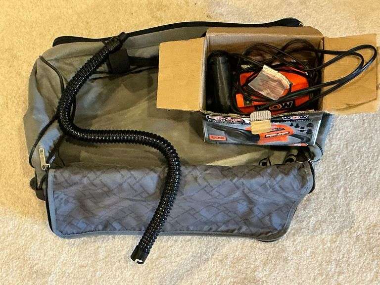 Inflatable mattress in rolling duffle bag, Zip Air pump image