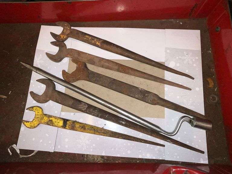 Spud wrenches image
