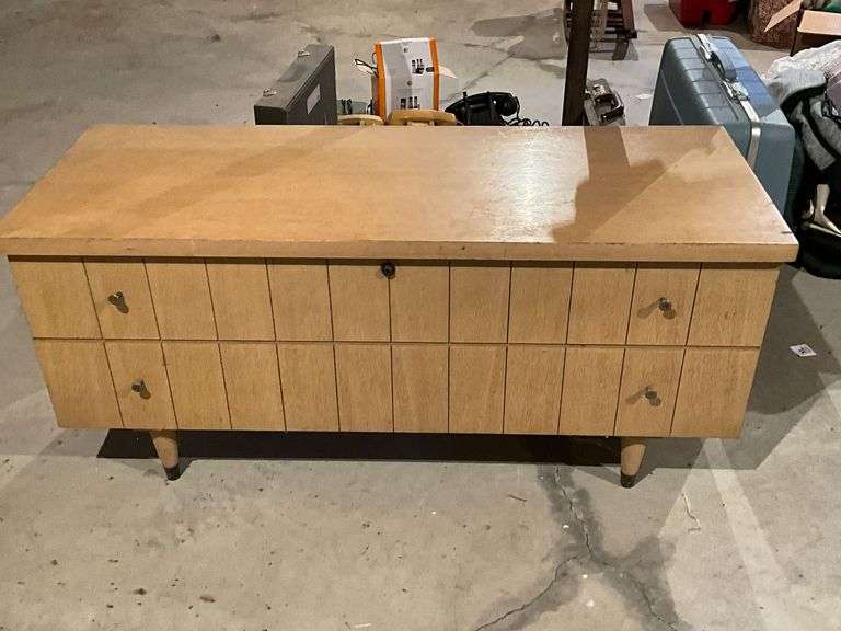 Lane cedar chest on legs, water damage on one end to the veneer image