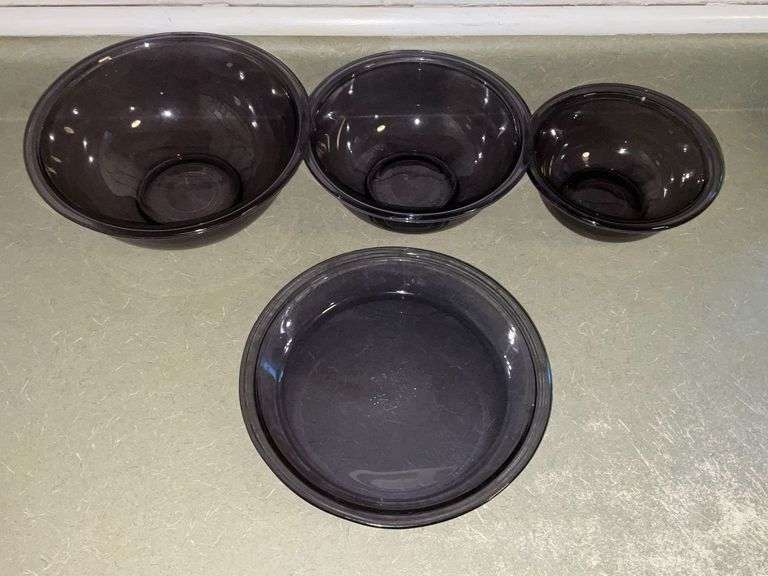Purple Pyrex nesting bowls and pie plate image