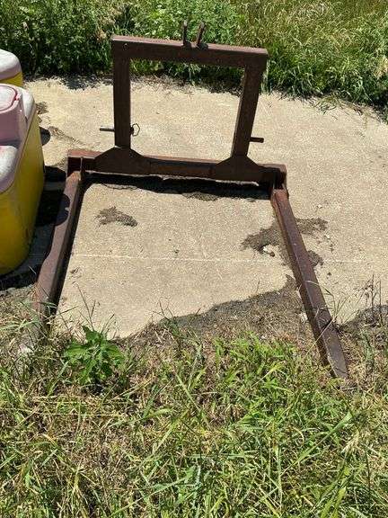 3-point hitch bale mover image