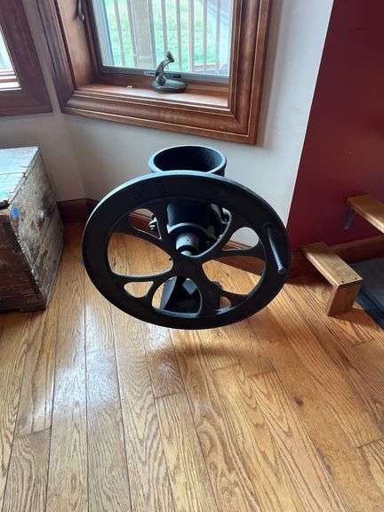 No. 3 grinder, cast iron image