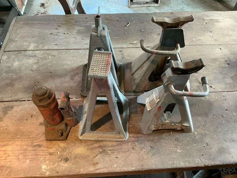 Jack stands and bottle jack image