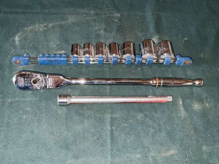 GearWrench 1/2" drive flex head 16" L ratchet image