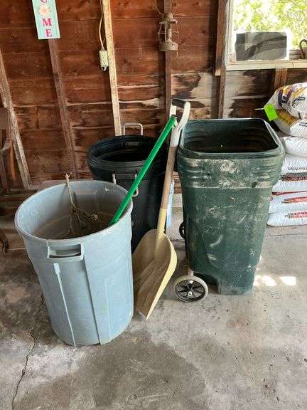 3 trash cans image