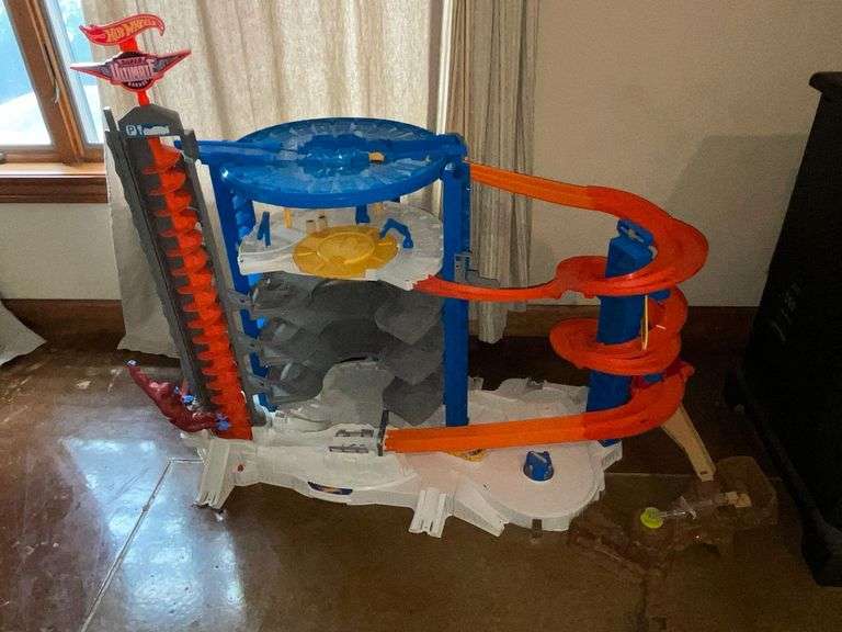 Hot Wheels Super Ultimate Garage image