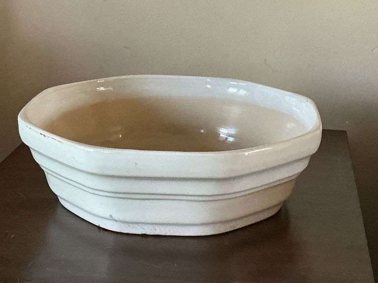Pottery bowl image