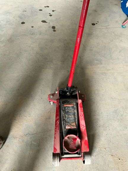 Big Red Pro Series 3T floor jack image