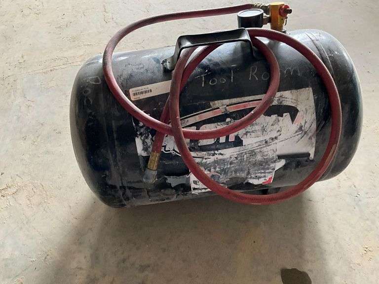 Air Stream portable air tank, 19" L image