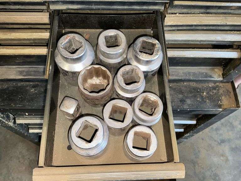 Assortment of 3/4" drive sockets image