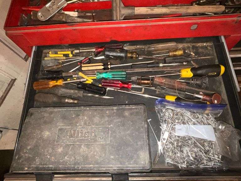 Screwdrivers and pop rivets image