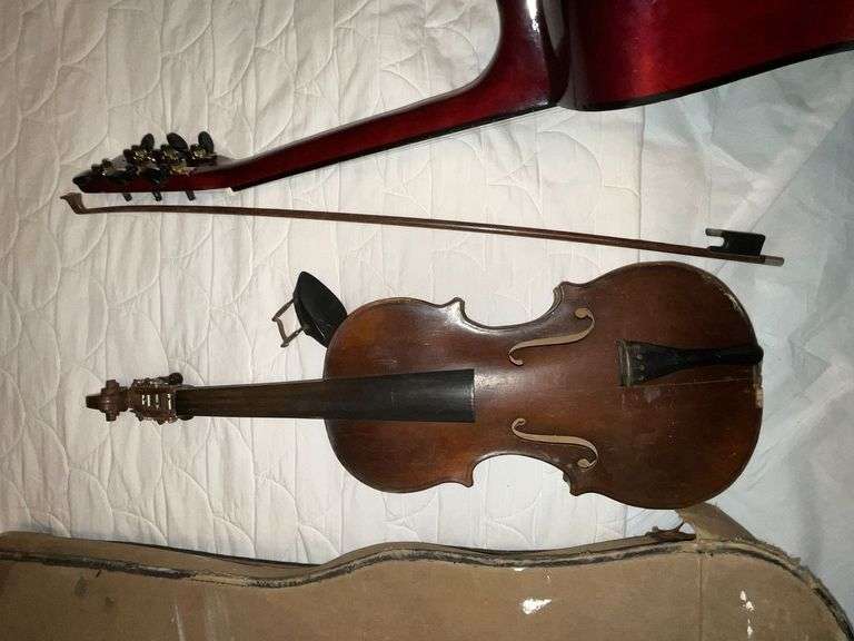 Mark II student guitar Model M2G-30HP in case