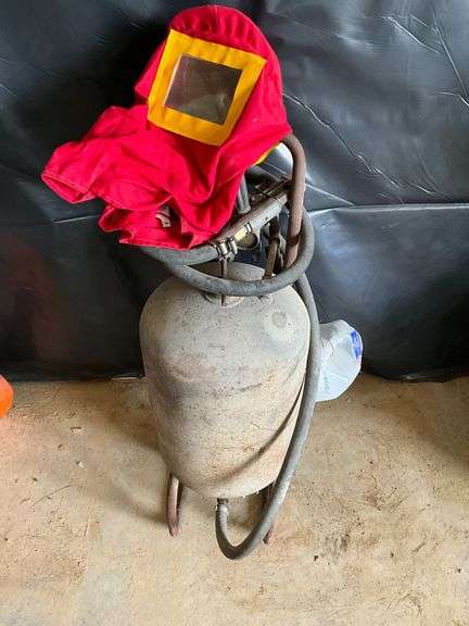 Portable sand blaster, air powered image