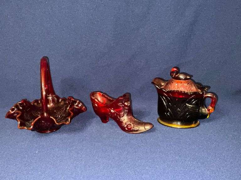 Amberina Westmoreland pitcher, 5" T image