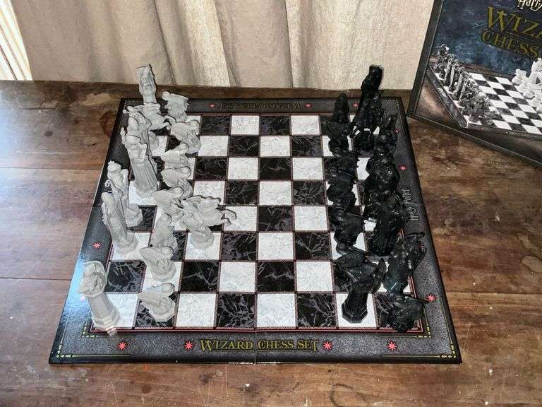 Harry Potter wizard chess set image