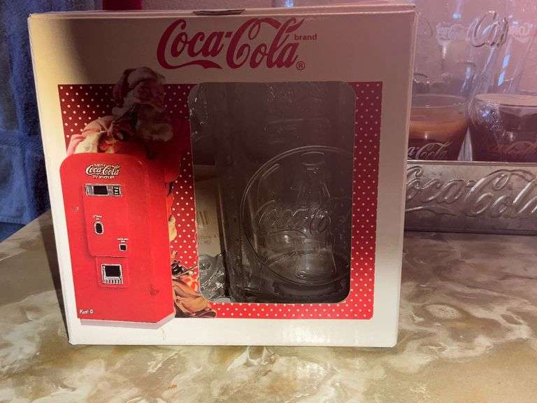 Metal Coca-Cola tray with glasses