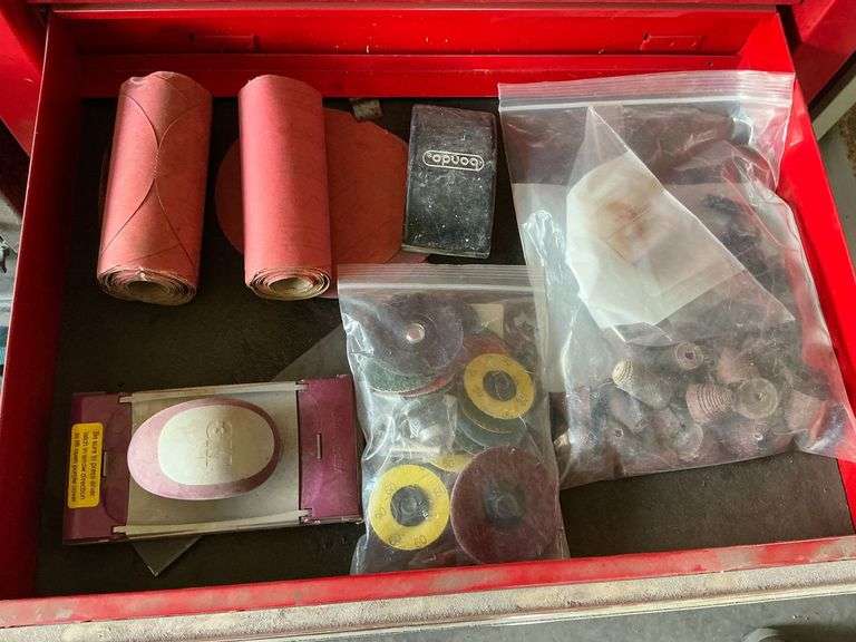 Sand paper, roll lock discs image