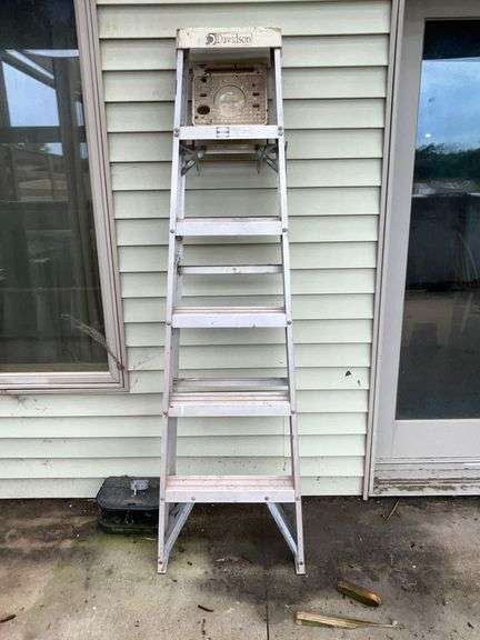 Davidson 6' aluminum step ladder image