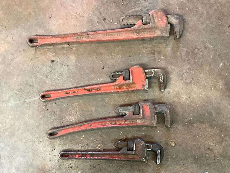 Pipe wrenches image