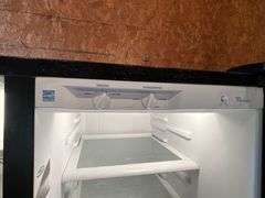 Whirlpool side by side refrigerator, working condition