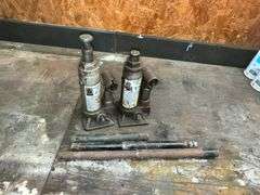 Pair of 2-ton bottle jacks
