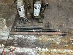 Pair of 2-ton bottle jacks