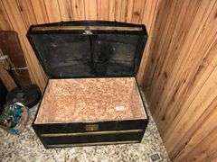Camel back trunk, no tray