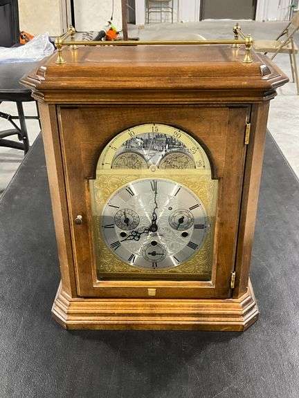 Seth Thomas clock, no key, needs work image