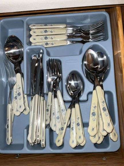 Pfaltzgraff Poetry Glossy flatware set image
