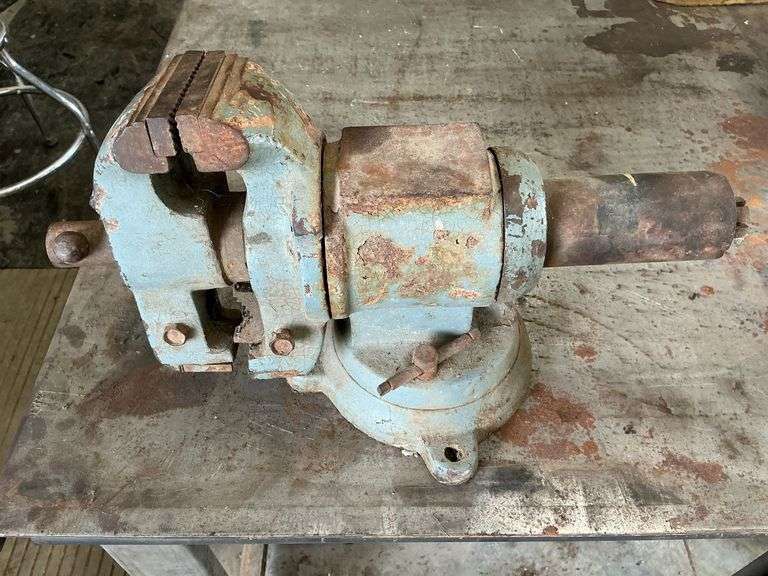 4" bench vise image
