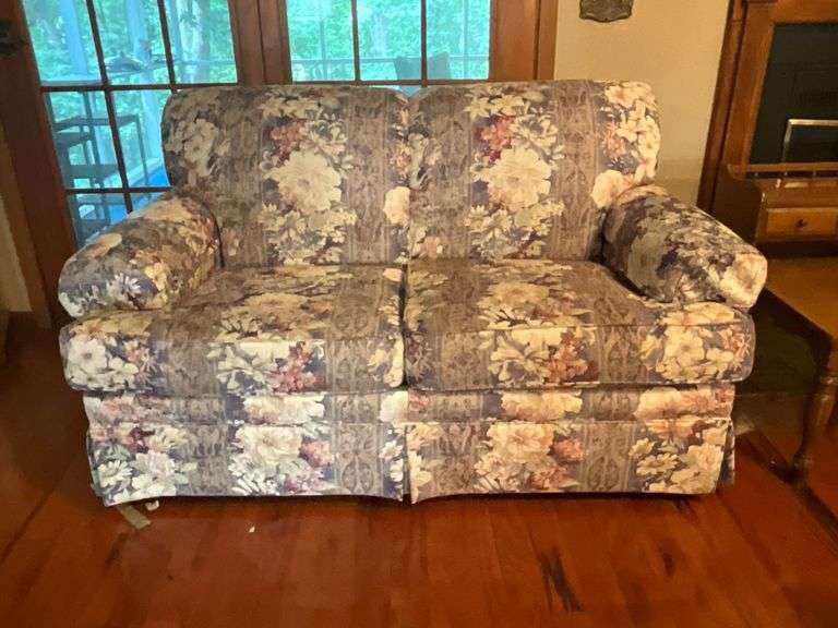Flexsteel loveseat image