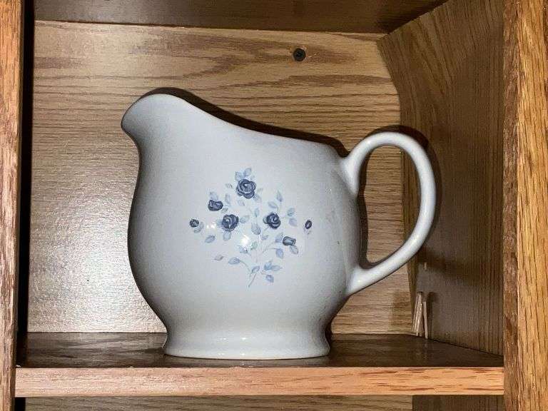 Pflatzgraff Poetry Glossy pitcher image