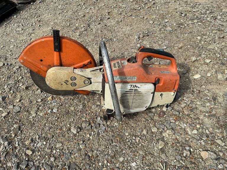 Stihl T5400 concrete saw with rebar cutting blade, engine has compression image