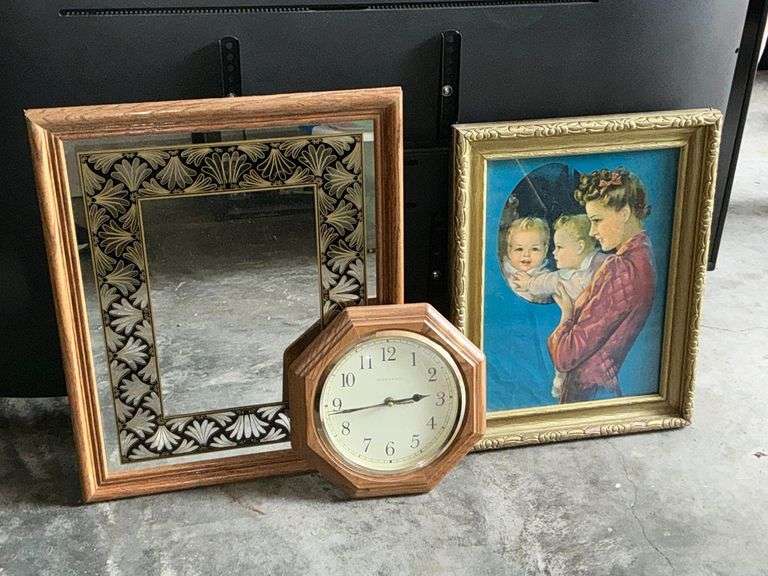 Framed mirror, 19" x 23" image