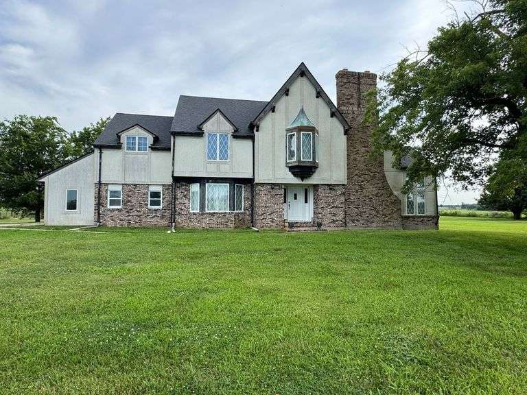 10± Acre Farmstead with Home – E. Mount Hope Road, Columbia, Missouri – Sells to Highest Bidder, No Reserve image