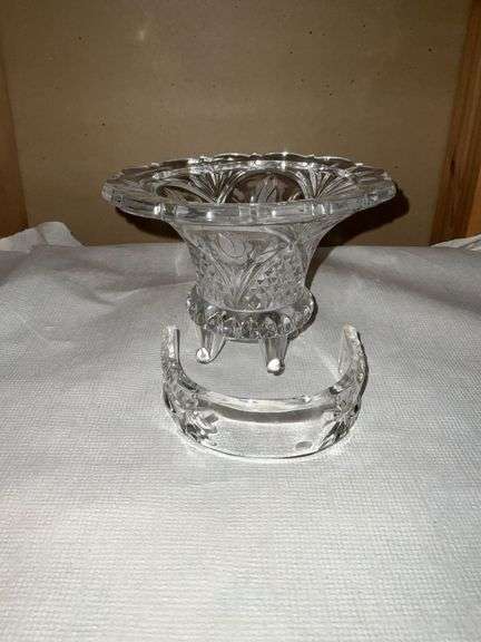 Glass basket with detachable handle image