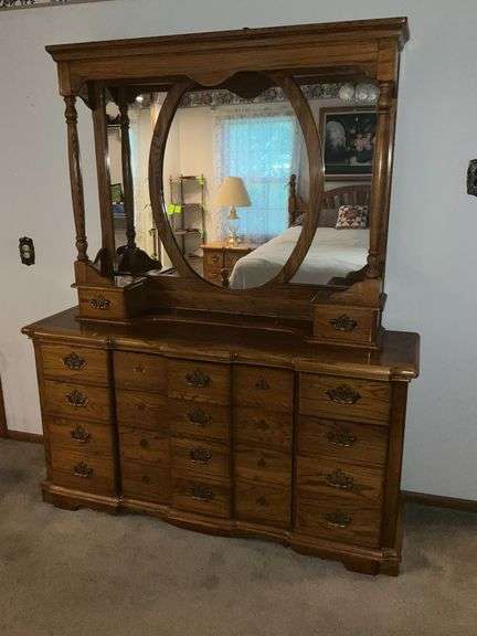 Rock City 9-drawer dresser with mirror, 2 pieces image