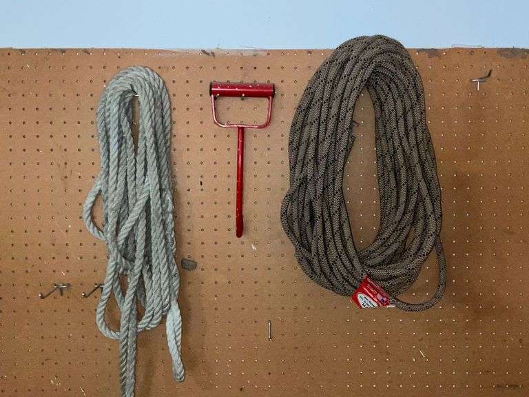 Rope and hay hook image